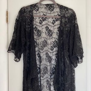 LuLaRoe Monroe lace kimono with fringe